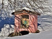 03 La rosa santella della Madonna di Caravaggio ammantata di bianca neve